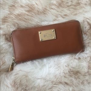 USED Michael Kors Continental Zip-Around Wallet